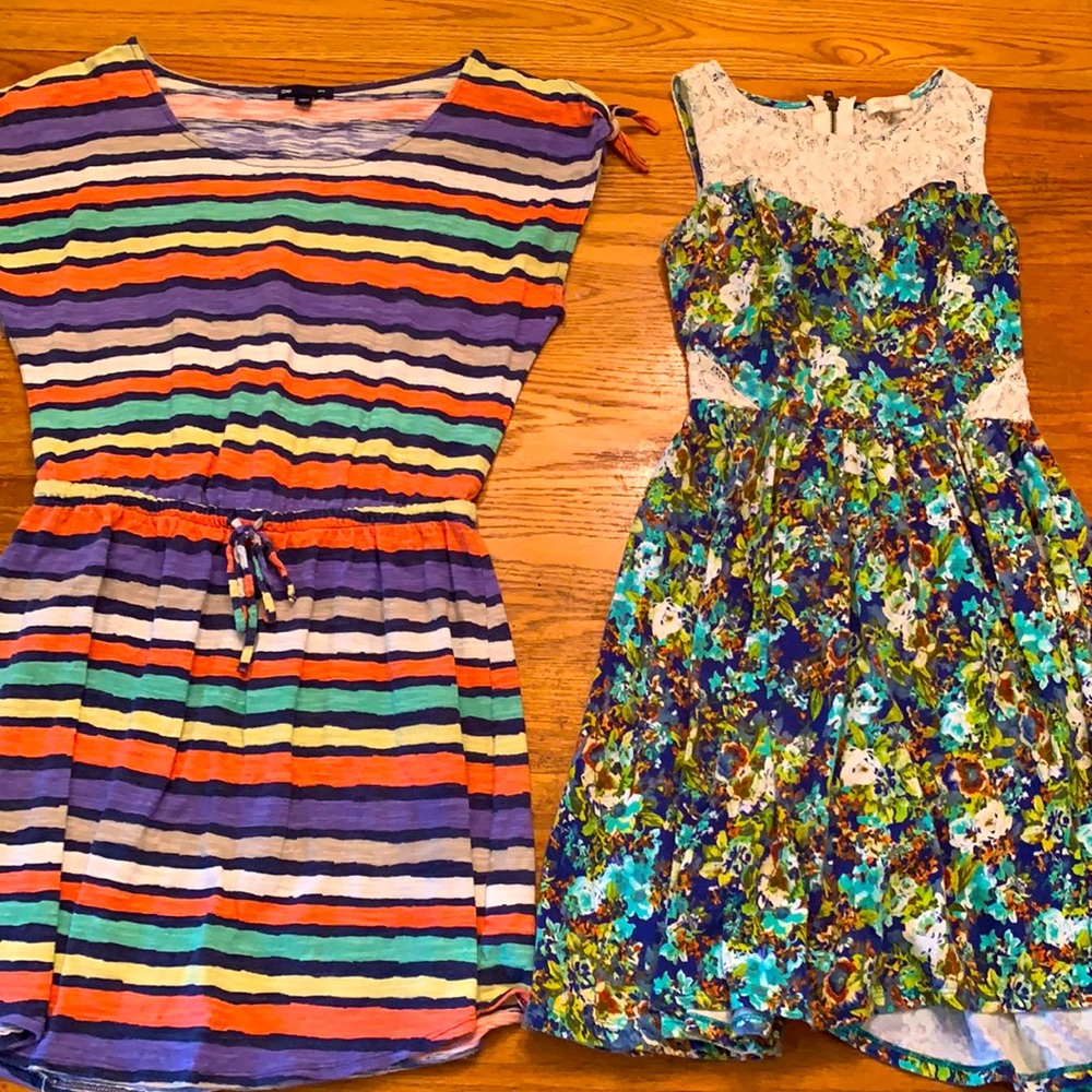 Lot 2 juniors XS dresses